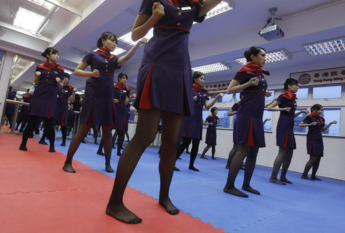 如今的拳館裡有很多女孩兒學詠春拳,不得不說這些孩子的家長是極具